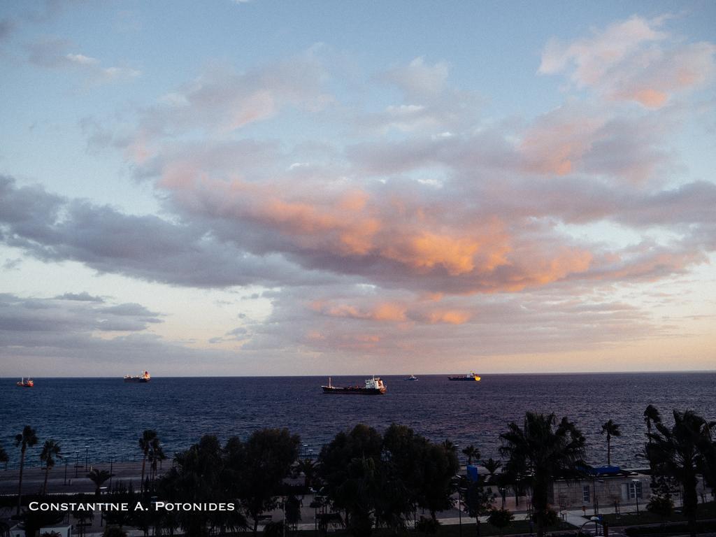 Sea Front & City Center, Amazing Sea View Limassol Exterior foto